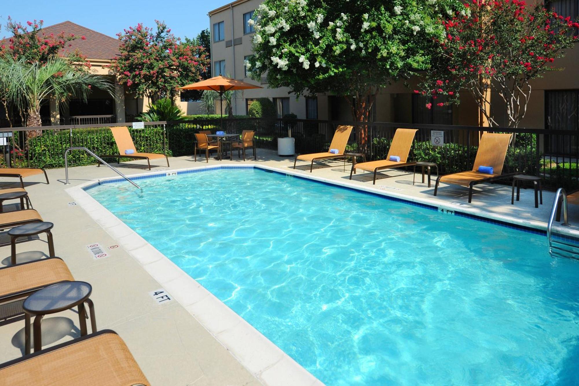 Courtyard By Marriott Houston Hobby Airport Hotel Exterior foto