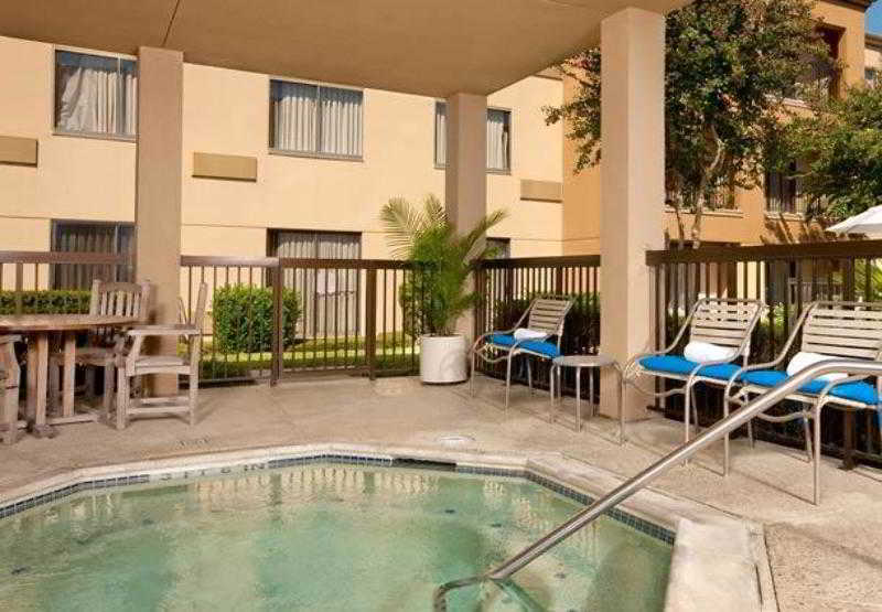 Courtyard By Marriott Houston Hobby Airport Hotel Exterior foto