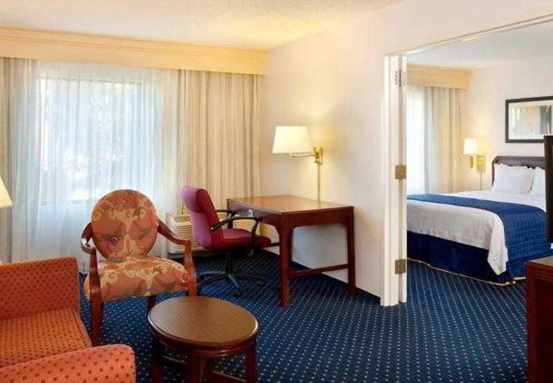 Courtyard By Marriott Houston Hobby Airport Hotel Quarto foto